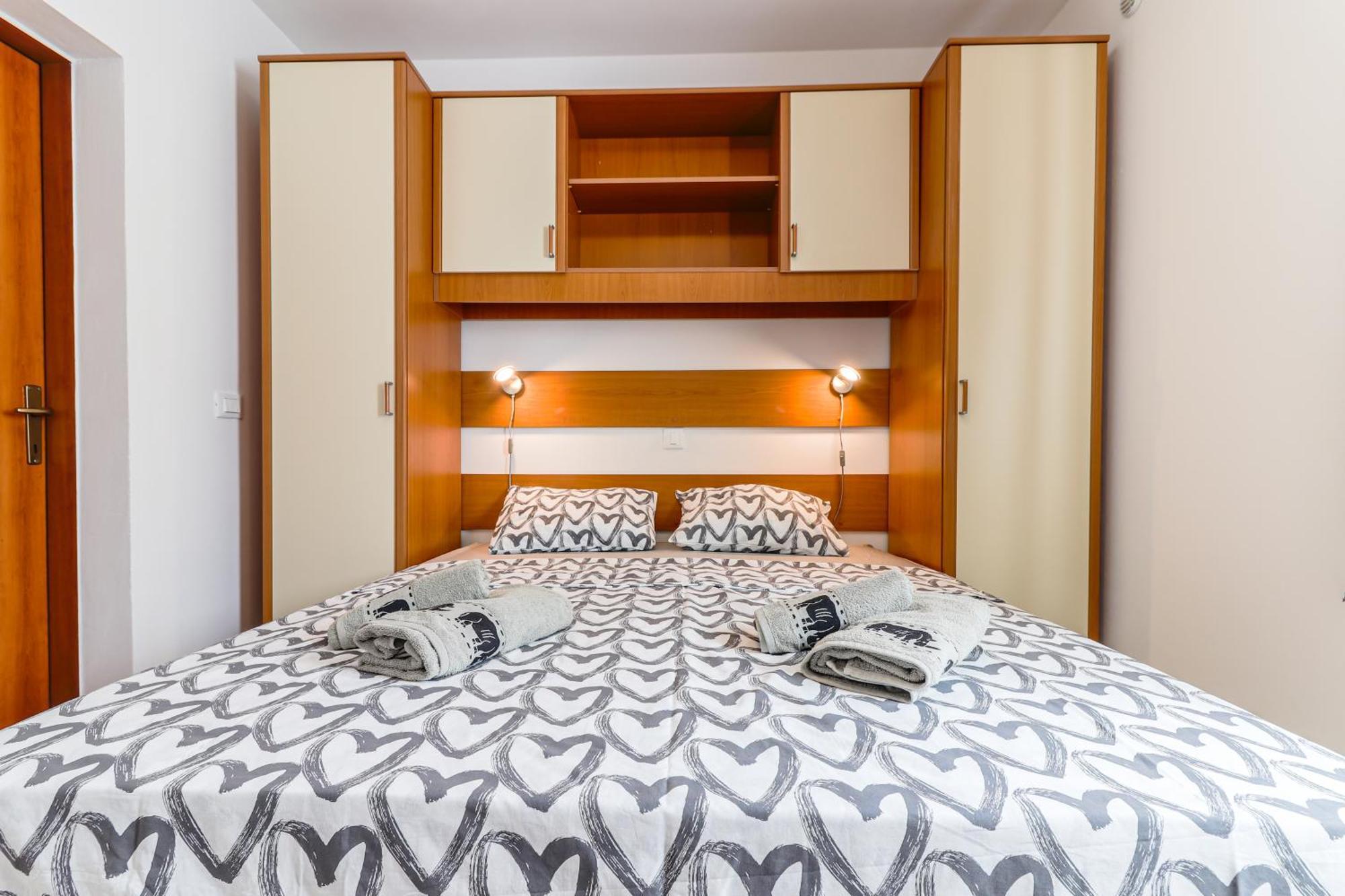 Sunshine Apartments Funtana With Balcony And Sea View 外观 照片