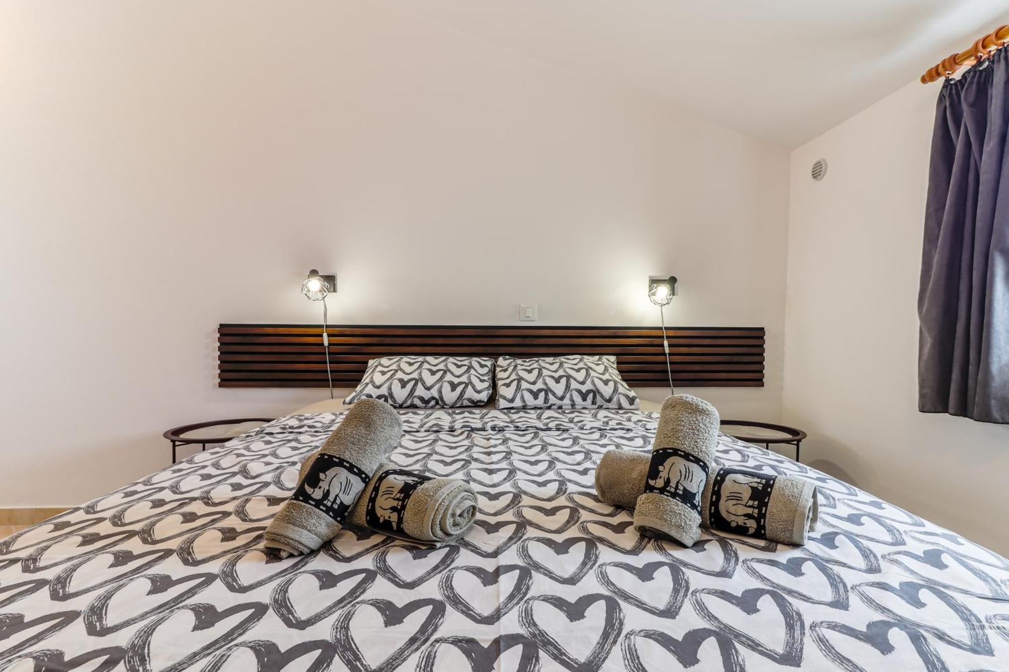 Sunshine Apartments Funtana With Balcony And Sea View 外观 照片