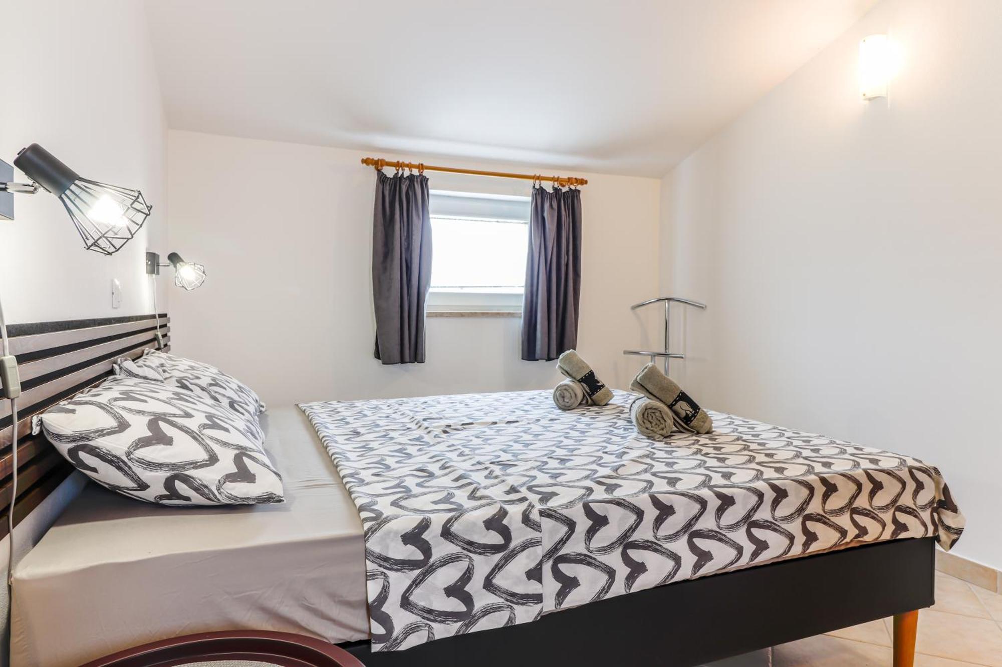 Sunshine Apartments Funtana With Balcony And Sea View 外观 照片