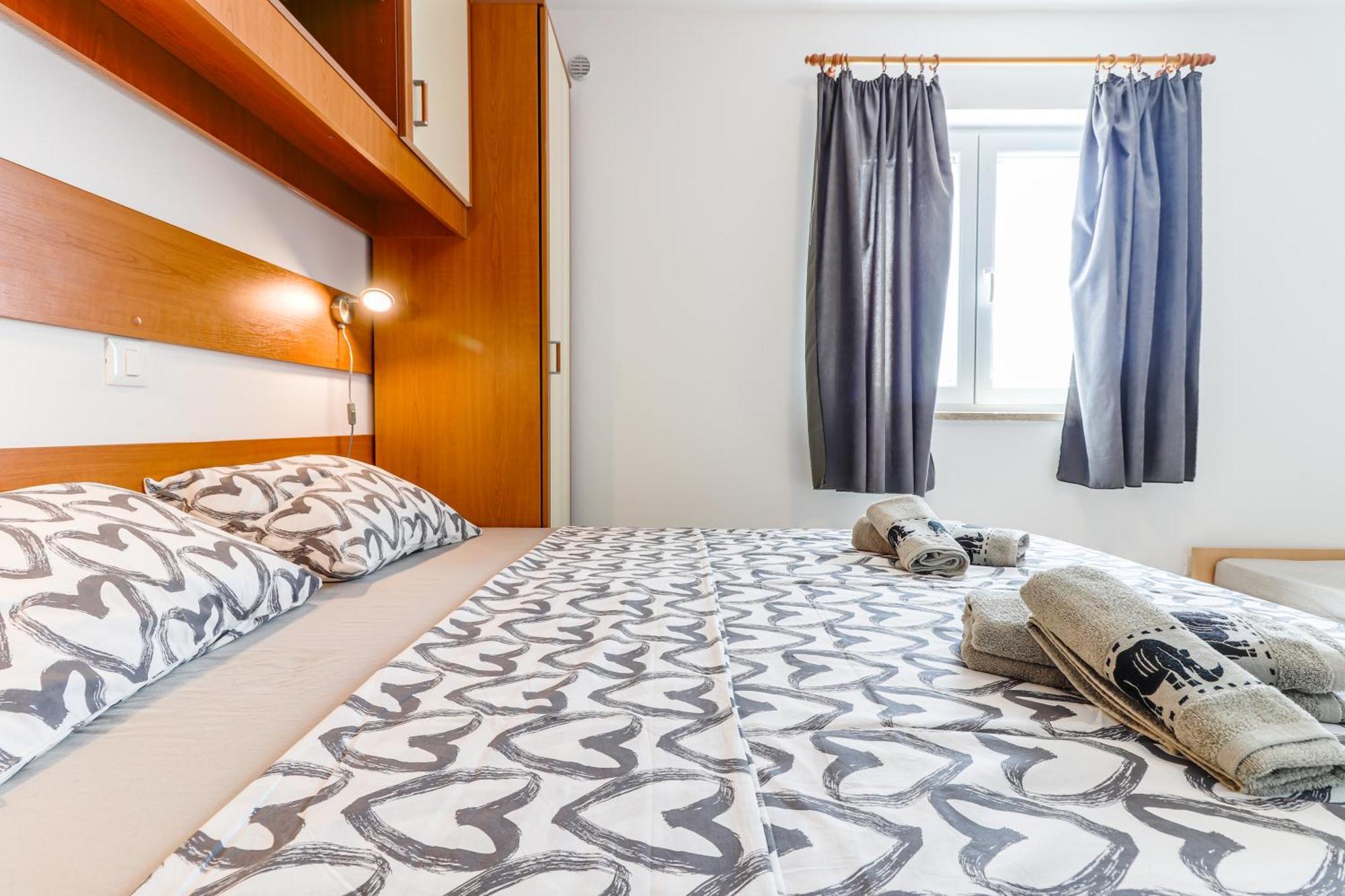 Sunshine Apartments Funtana With Balcony And Sea View 外观 照片